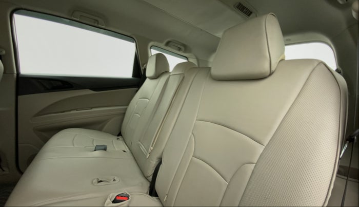 2021 Mahindra MARAZZO M2 8 STR, Diesel, Manual, 20,571 km, Right Side Rear Door Cabin