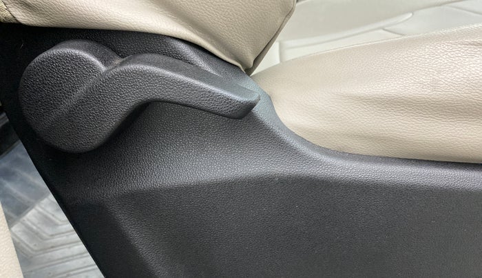 2021 Mahindra MARAZZO M2 8 STR, Diesel, Manual, 20,571 km, Driver Side Adjustment Panel