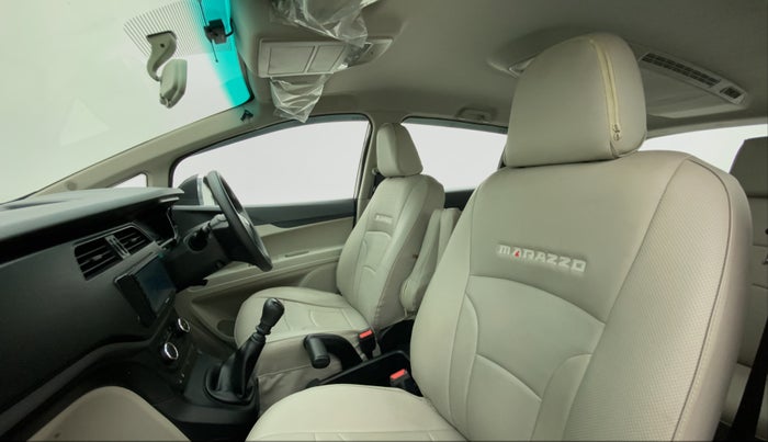 2021 Mahindra MARAZZO M2 8 STR, Diesel, Manual, 20,571 km, Right Side Front Door Cabin