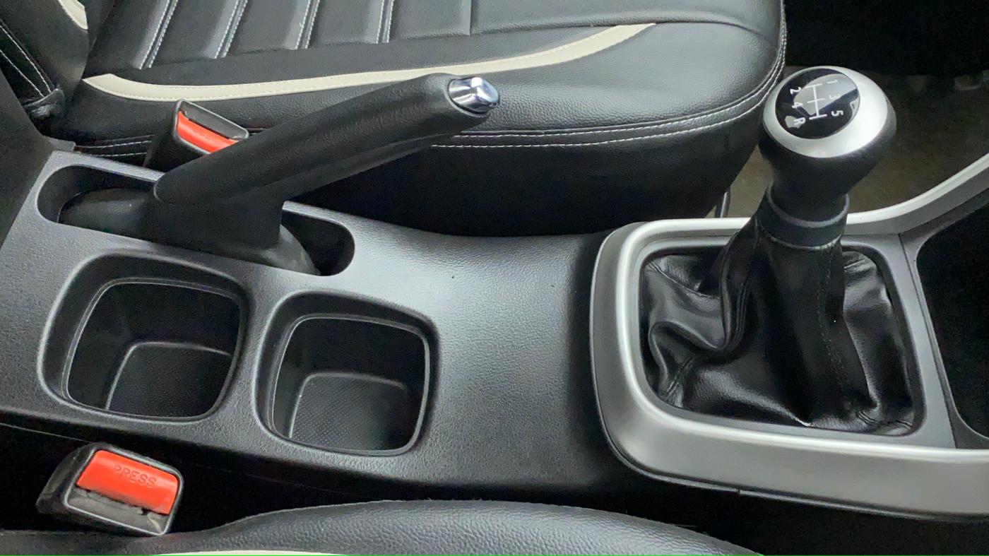 2017 Maruti S Cross ZETA 1.3, Diesel, Manual, 1,12,550 km, Gear Lever