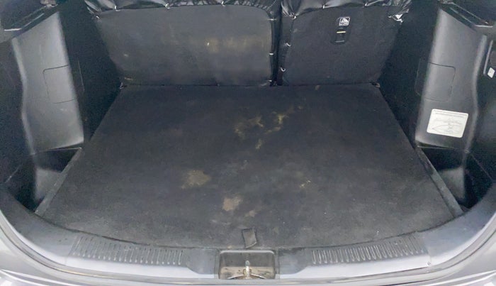 2017 Maruti S Cross ZETA 1.3, Diesel, Manual, 1,12,550 km, Boot Inside View