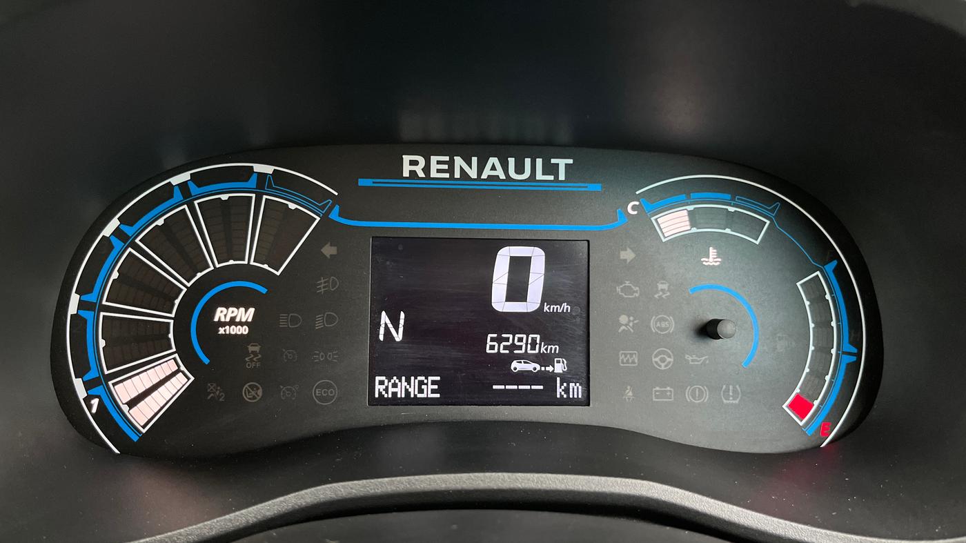 2025 Renault Kwid CLIMBER 1.0 AMT Dual Tone , Petrol, Automatic, 6,290 km, Odometer Image