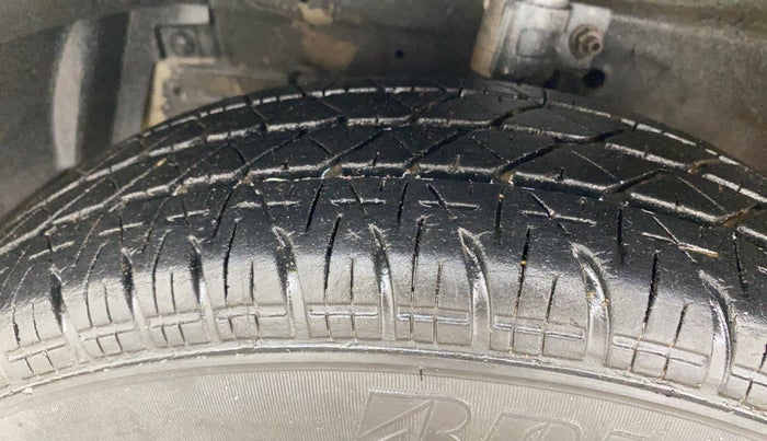 2013 Maruti Swift VDI, Diesel, Manual, 60,391 km, Left Front Tyre Tread