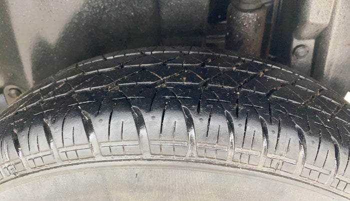 2013 Maruti Swift VDI, Diesel, Manual, 60,391 km, Left Rear Tyre Tread