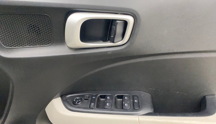 2023 Hyundai VENUE S PLUS 1.5 CRDI, Diesel, Manual, 29,143 km, Driver Side Door Panels Control