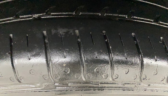 2023 Hyundai VENUE S PLUS 1.5 CRDI, Diesel, Manual, 29,143 km, Left Front Tyre Tread