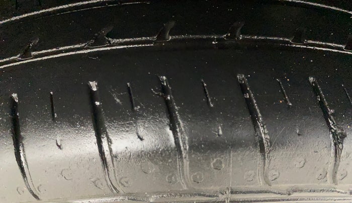 2023 Hyundai VENUE S PLUS 1.5 CRDI, Diesel, Manual, 29,143 km, Right Front Tyre Tread