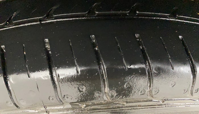 2023 Hyundai VENUE S PLUS 1.5 CRDI, Diesel, Manual, 29,143 km, Right Rear Tyre Tread