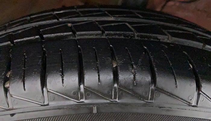 2021 Maruti S PRESSO LXI CNG, CNG, Manual, 42,535 km, Left Front Tyre Tread