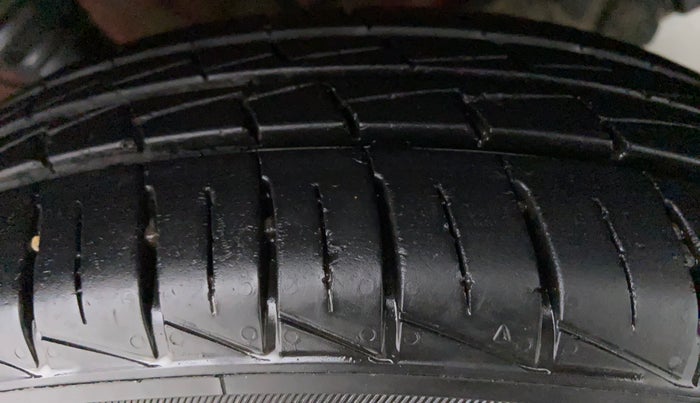 2021 Maruti S PRESSO LXI CNG, CNG, Manual, 42,535 km, Right Front Tyre Tread
