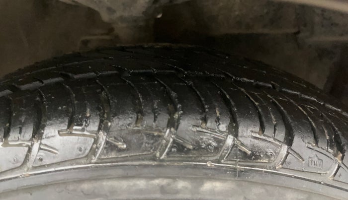 2014 Maruti Celerio VXI AMT, Petrol, Automatic, 54,445 km, Right Front Tyre Tread