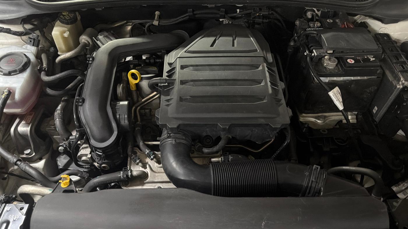 2022 Volkswagen VIRTUS TOPLINE TSI 1.0 AT, Petrol, Automatic, 67,213 km, Engine View