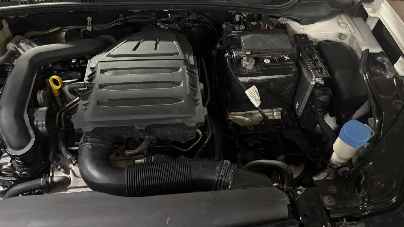2022 Volkswagen VIRTUS TOPLINE TSI 1.0 AT, Petrol, Automatic, 67,213 km, Engine View - Left