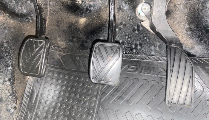 2012 Maruti Ertiga VXI, Petrol, Manual, 92,632 km, Pedals