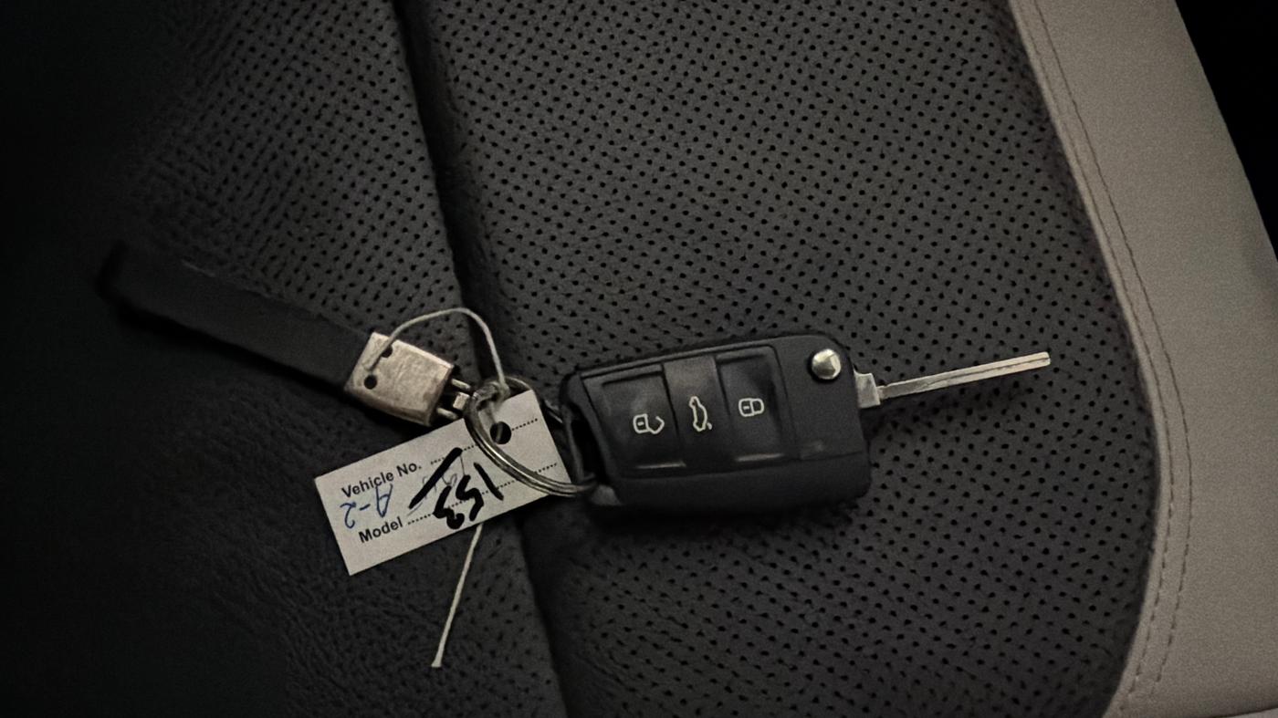 2022 Volkswagen TAIGUN TOPLINE 1.0 TSI MT, Petrol, Manual, 26,776 km, Key Close Up