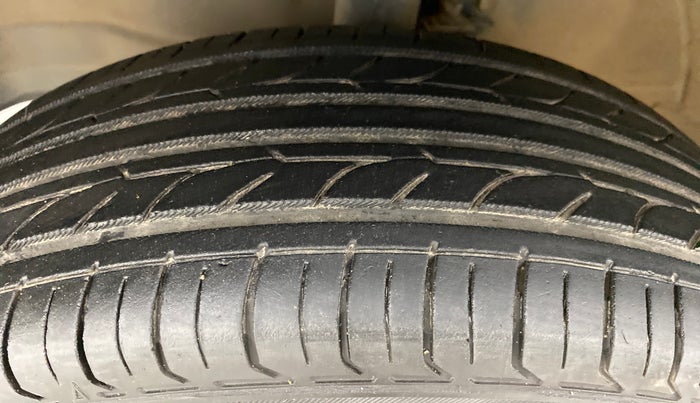 2012 Maruti Wagon R 1.0 VXI, Petrol, Manual, 46,566 km, Left Front Tyre Tread
