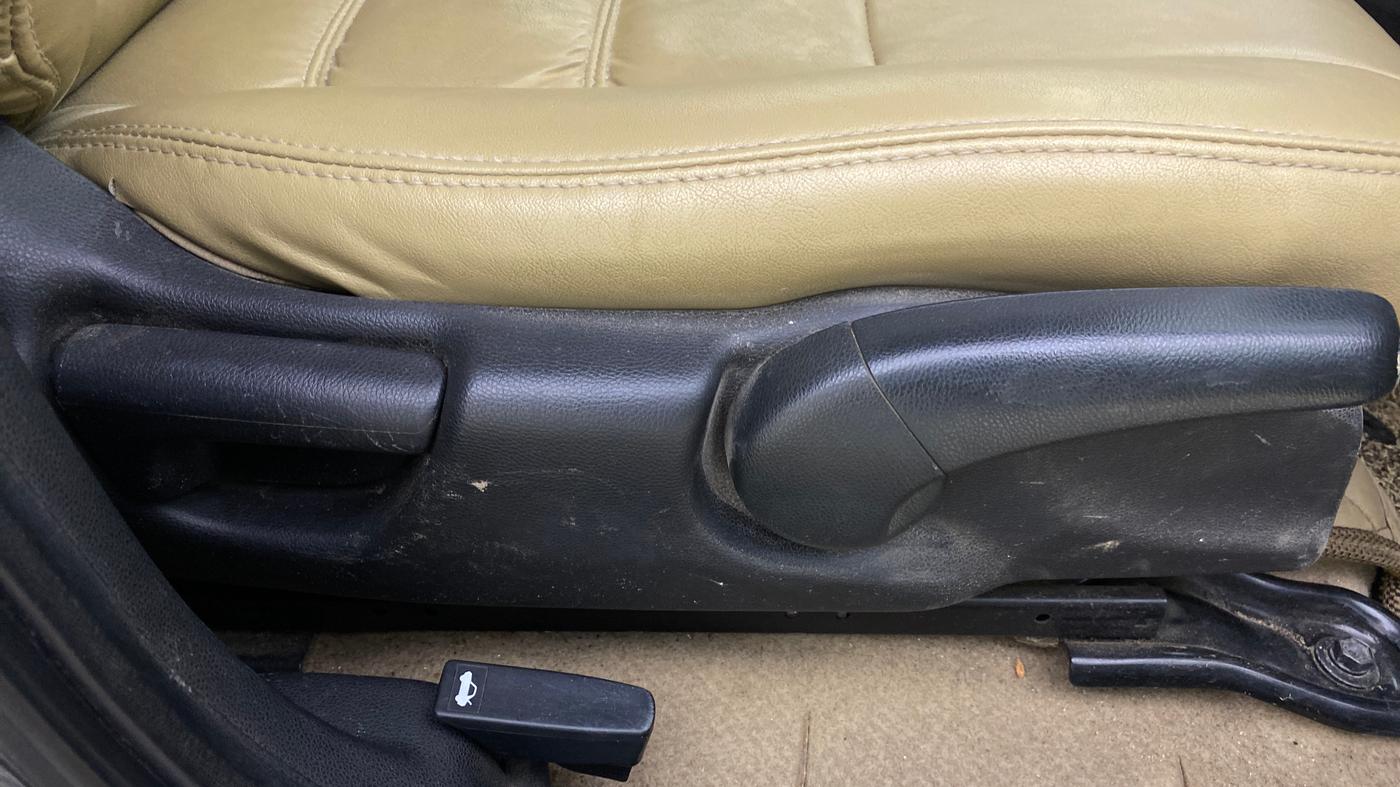 2019 Honda City 1.5L I-VTEC VX CVT, Petrol, Automatic, 79,311 km, Driver Side Adjustment Panel
