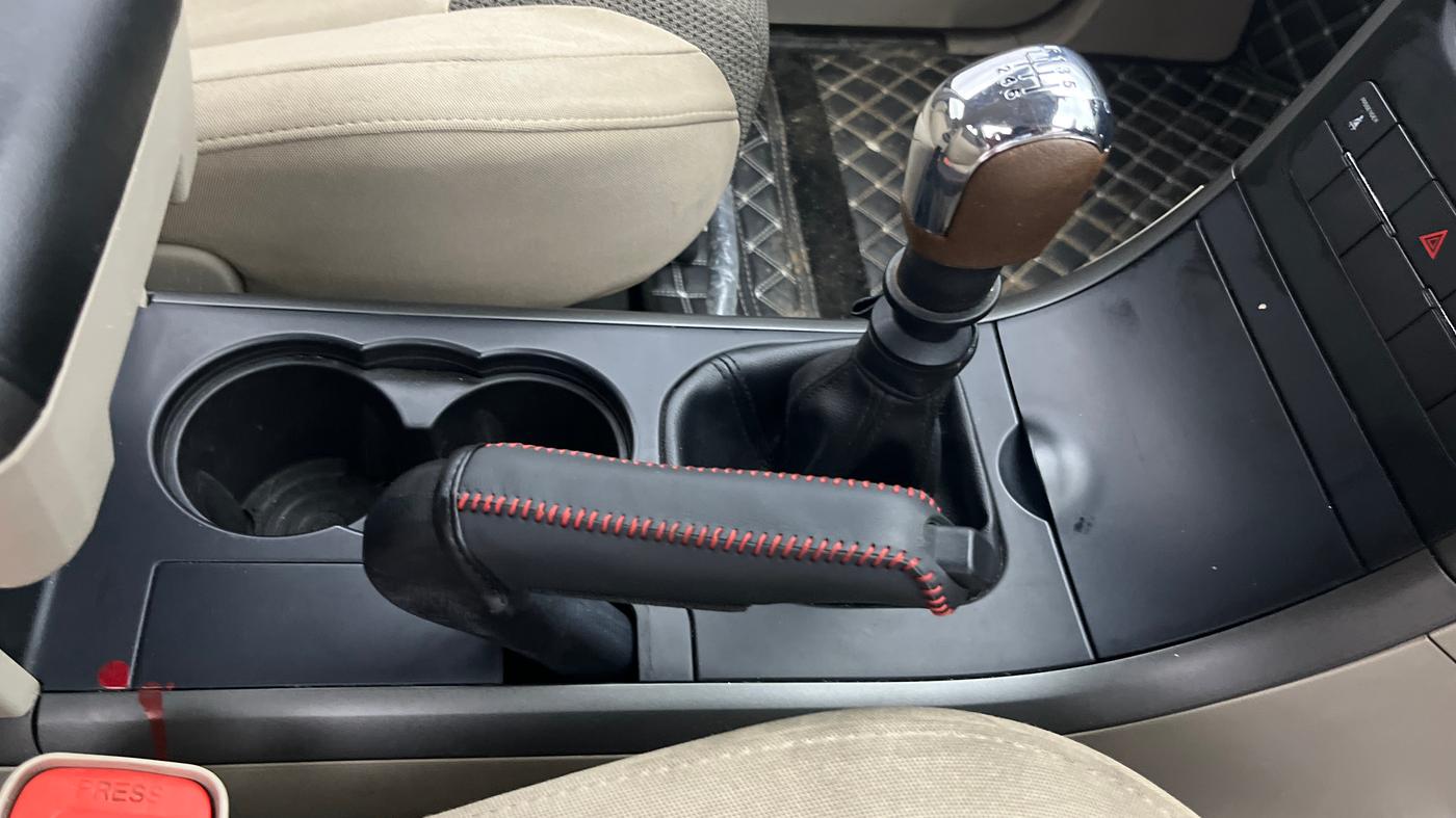 2015 Mahindra XUV500 W6, Diesel, Manual, 1,10,007 km, Gear Lever