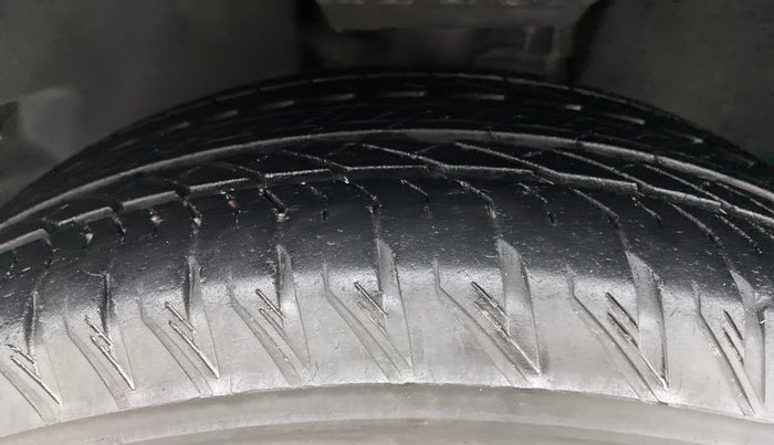 2021 Tata Safari XT PLUS, Diesel, Manual, 31,083 km, Left Front Tyre Tread