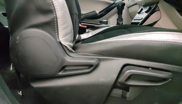 2023 Tata NEXON XZ PLUS DIESEL SUNROOF, Diesel, Manual, 34,838 km, Driver Side Adjustment Panel