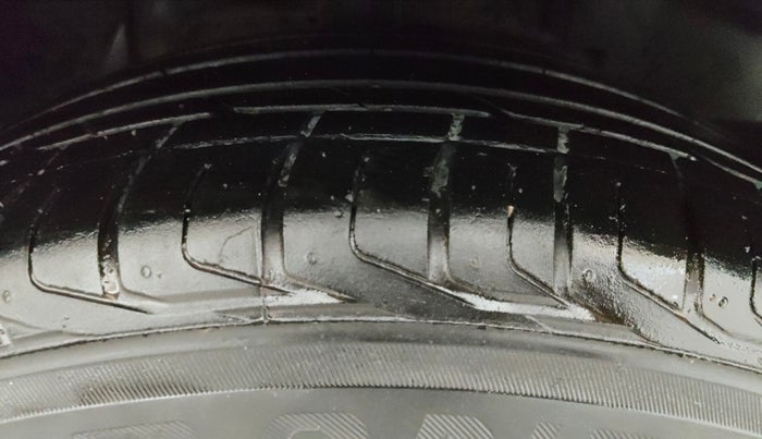 2023 Tata NEXON XZ PLUS DIESEL SUNROOF, Diesel, Manual, 34,838 km, Right Front Tyre Tread