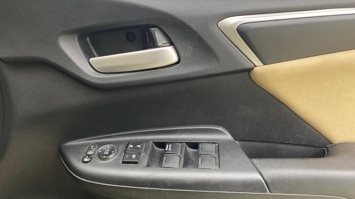 2019 Honda Jazz 1.2L I-VTEC VX CVT, Petrol, Automatic, 65,408 km, Driver Side Door Panels Control