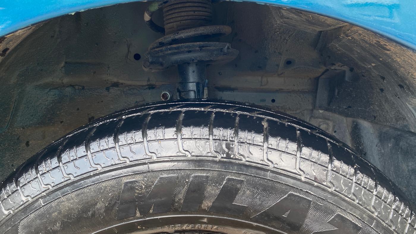 2014 Maruti Swift LXI, Petrol, Manual, 90,534 km, Right Front Tyre Tread