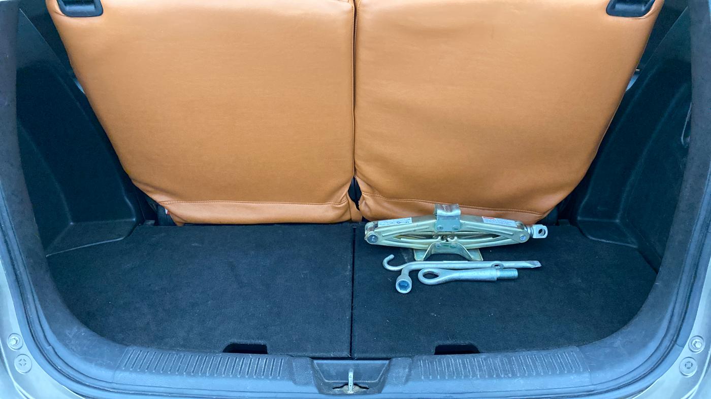 2019 Maruti XL6 ZETA AT SHVS, Petrol, Automatic, 55,235 km, Boot Inside