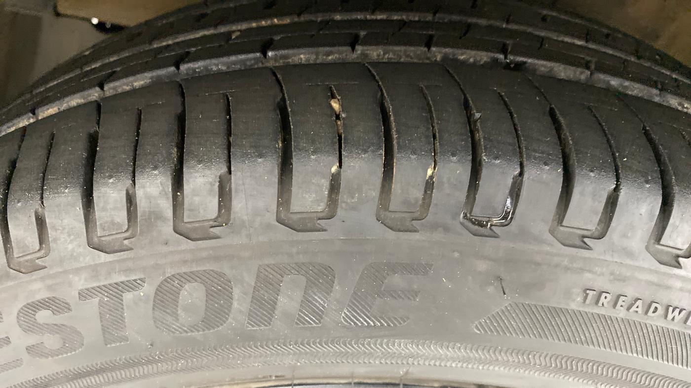 2019 Maruti XL6 ZETA AT SHVS, Petrol, Automatic, 55,235 km, Left Front Tyre Tread