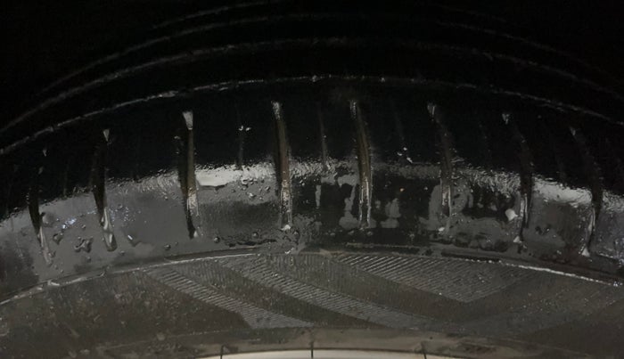 2016 Maruti Baleno ZETA PETROL 1.2, Petrol, Manual, 32,438 km, Left Front Tyre Tread