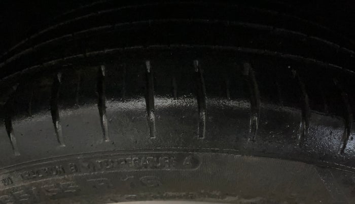 2016 Maruti Baleno ZETA PETROL 1.2, Petrol, Manual, 32,438 km, Left Rear Tyre Tread