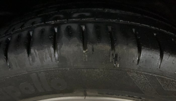 2016 Maruti Baleno ZETA PETROL 1.2, Petrol, Manual, 32,438 km, Right Front Tyre Tread