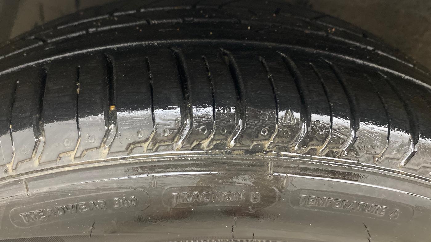 2018 Maruti Ciaz S DIESEL 1.3, Diesel, Manual, 1,23,269 km, Left Front Tyre Tread