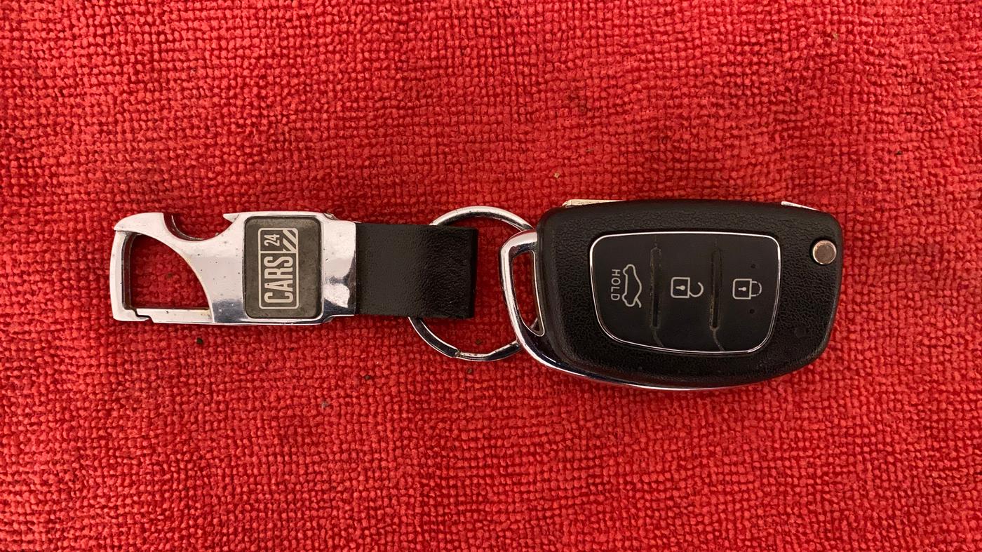 2016 Hyundai Verna 1.6 VTVT SX AT, Petrol, Automatic, 65,948 km, Key Close Up