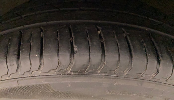 2016 Hyundai Verna 1.6 VTVT SX AT, Petrol, Automatic, 65,948 km, Left Front Tyre Tread