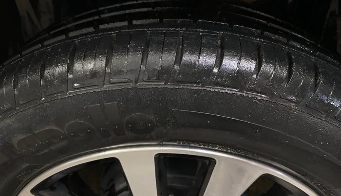 2020 Nissan Kicks XV 1.5, Petrol, Manual, 35,522 km, Left Rear Tyre Tread