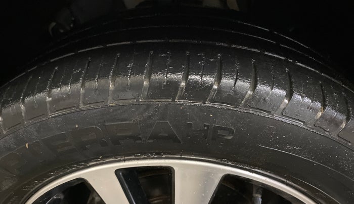 2020 Nissan Kicks XV 1.5, Petrol, Manual, 35,522 km, Left Front Tyre Tread