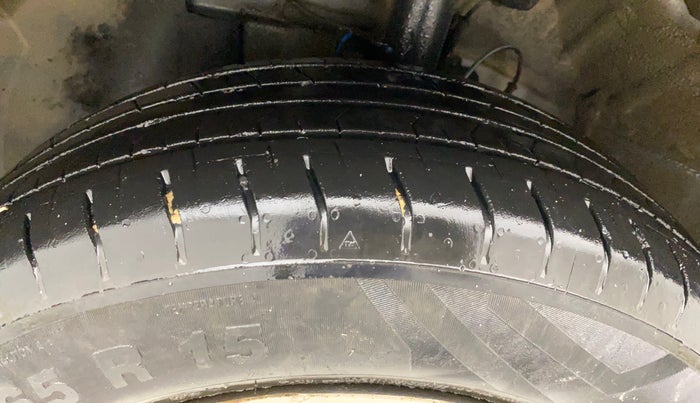 2020 Hyundai VENUE S+ 1.2, Petrol, Manual, 37,760 km, Left Front Tyre Tread