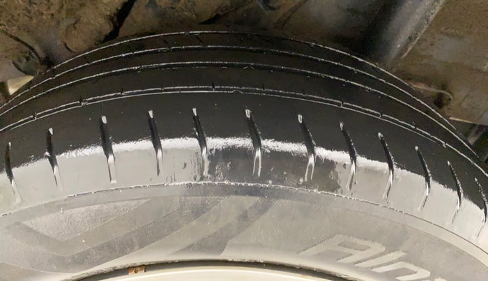 2020 Hyundai VENUE S+ 1.2, Petrol, Manual, 37,760 km, Left Rear Tyre Tread
