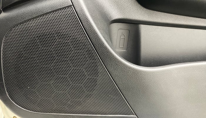 2017 Maruti Swift VXI O, Petrol, Manual, 7,065 km, Speaker