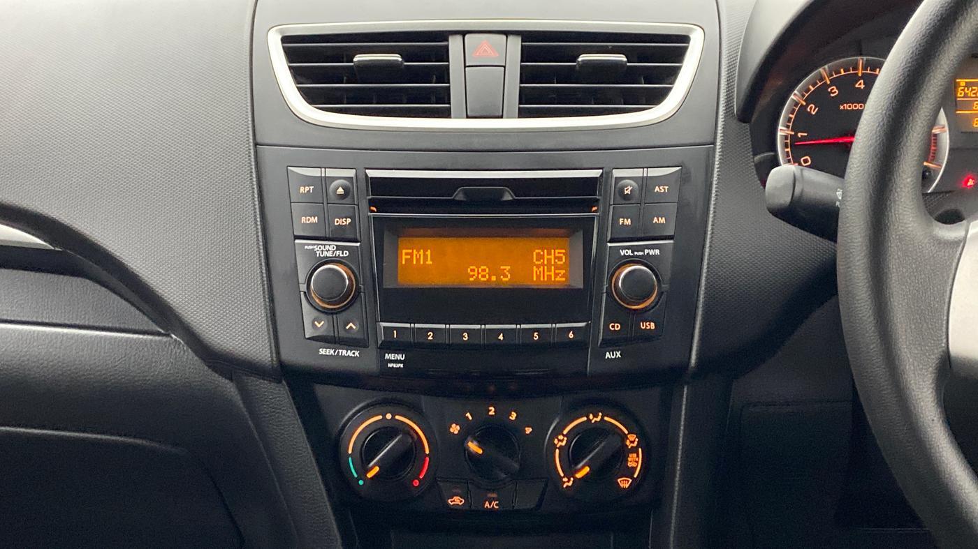 2017 Maruti Swift VXI O, Petrol, Manual, 7,065 km, Air Conditioner