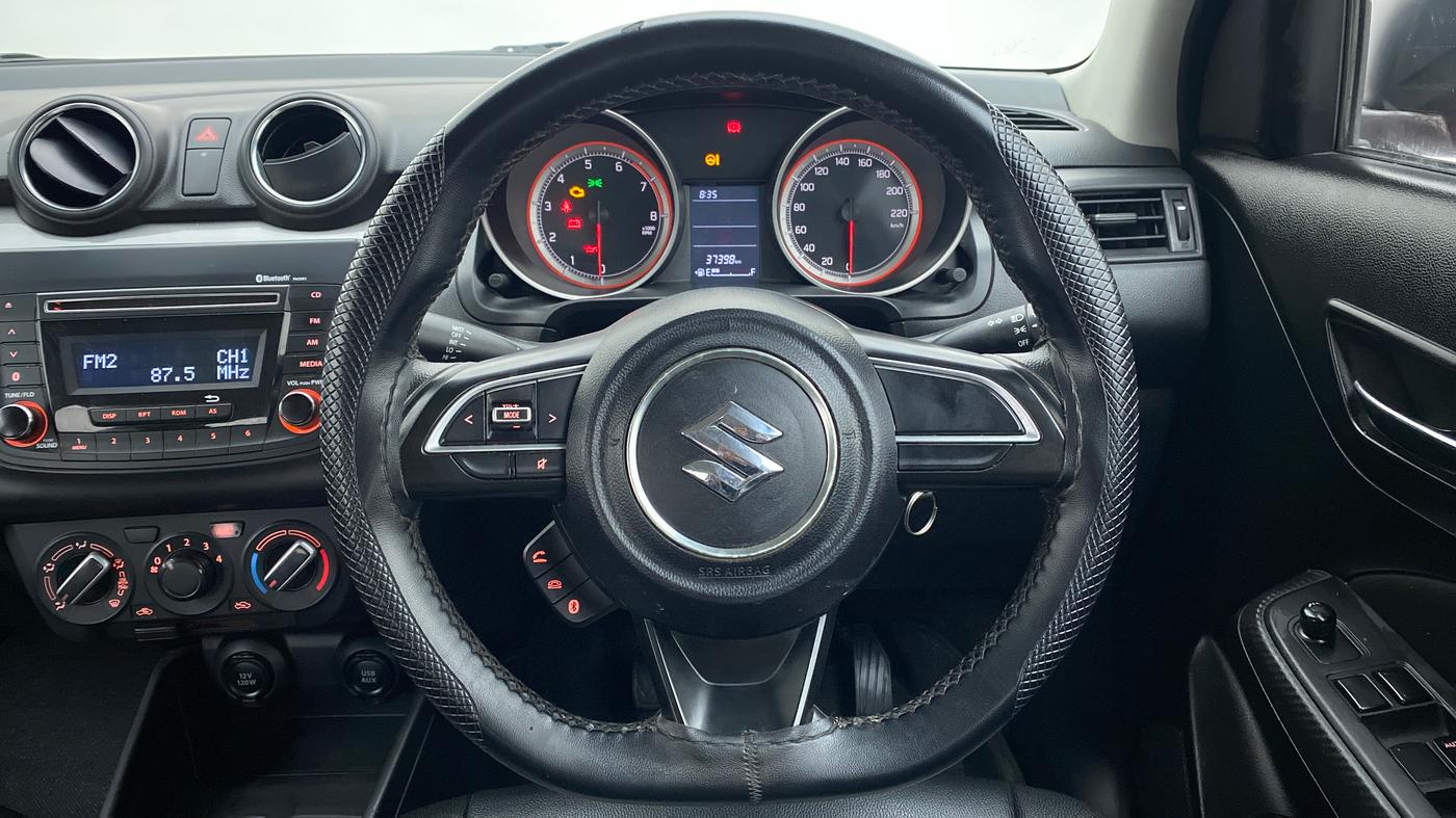 2018 Maruti Swift VXI D, Petrol, Manual, 37,847 km, Steering Wheel Close Up