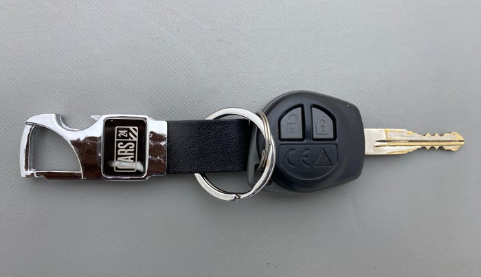 2018 Maruti Swift VXI D, Petrol, Manual, 37,847 km, Key Close Up