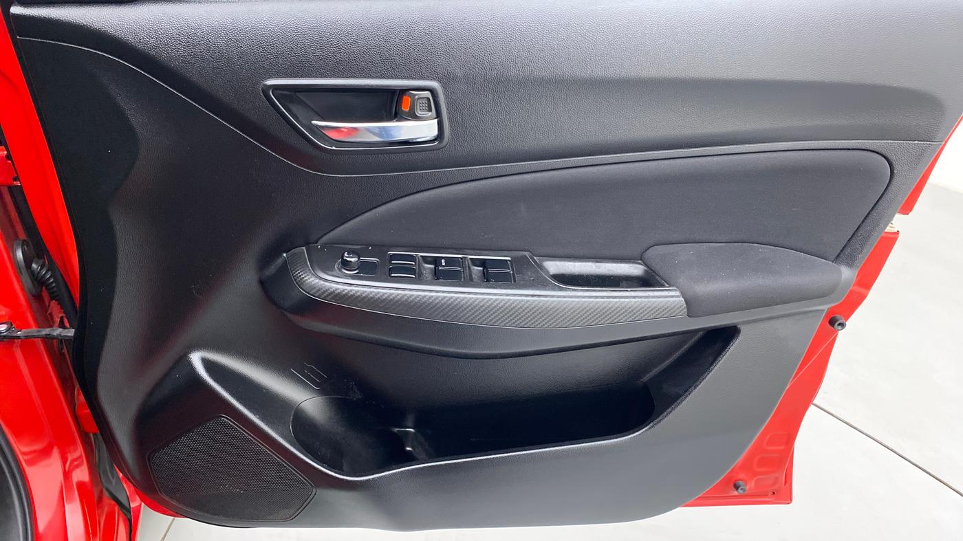 2018 Maruti Swift VXI D, Petrol, Manual, 37,847 km, Driver Side Door Panels Control