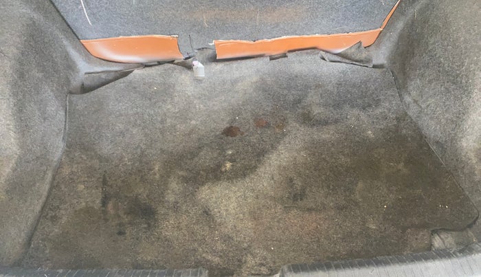 2018 Volkswagen Ameo TRENDLINE 1.5L, Diesel, Manual, 1,17,375 km, Boot Inside