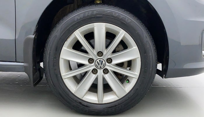 2016 Volkswagen Vento HIGHLINE TDI AT, Diesel, Automatic, 75,241 km, Right Front Wheel