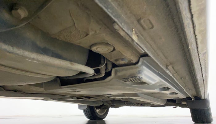 2016 Volkswagen Vento HIGHLINE TDI AT, Diesel, Automatic, 75,241 km, Right Side Underbody