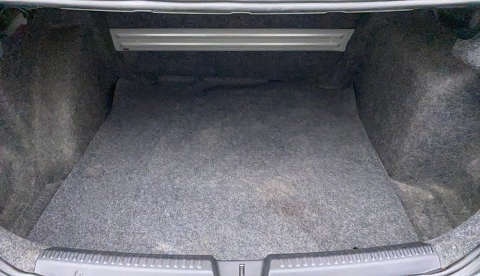 2016 Volkswagen Vento HIGHLINE TDI AT, Diesel, Automatic, 75,241 km, Boot Inside