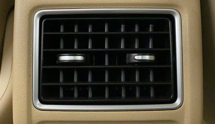 2016 Volkswagen Vento HIGHLINE TDI AT, Diesel, Automatic, 75,241 km, Rear AC Vents