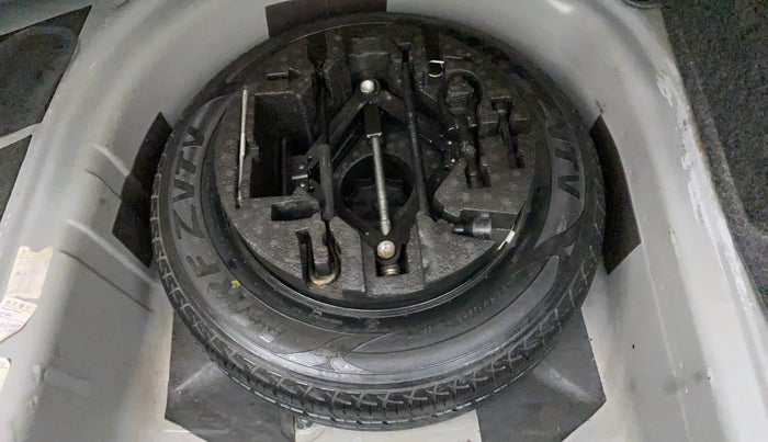 2016 Volkswagen Vento HIGHLINE TDI AT, Diesel, Automatic, 75,241 km, Spare Tyre